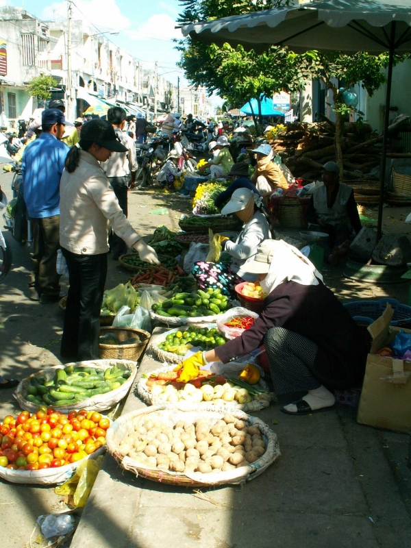 Le marché à Kon Tum (1)